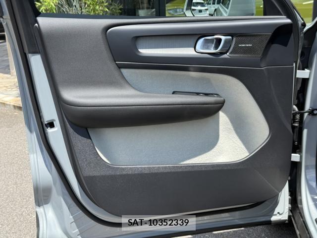 Volvo XC40 2024-10 7226811-23