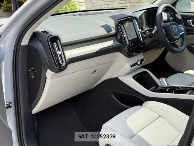 Volvo XC40 2024-10 7226811-24