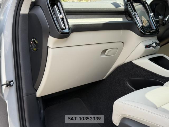 Volvo XC40 2024-10 7226811-25
