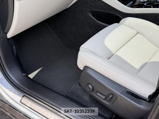 Volvo XC40 2024-10 7226811-26