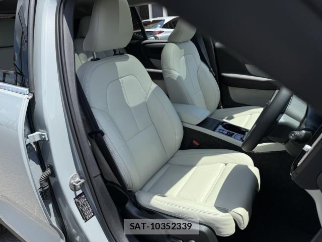 Volvo XC40 2024-10 7226811-6