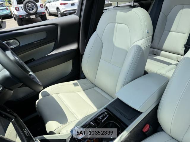 Volvo XC40 2024-10 7226811-7