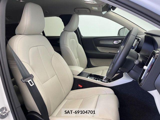 Volvo XC40 2025-07 7226815-12