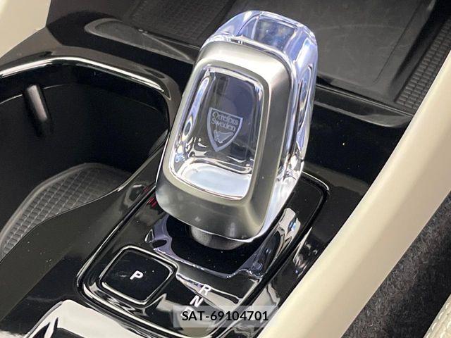 Volvo XC40 2025-07 7226815-7