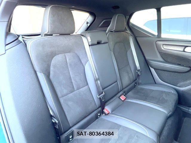 Volvo XC40 2024-04 7226810-12