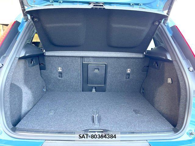Volvo XC40 2024-04 7226810-13