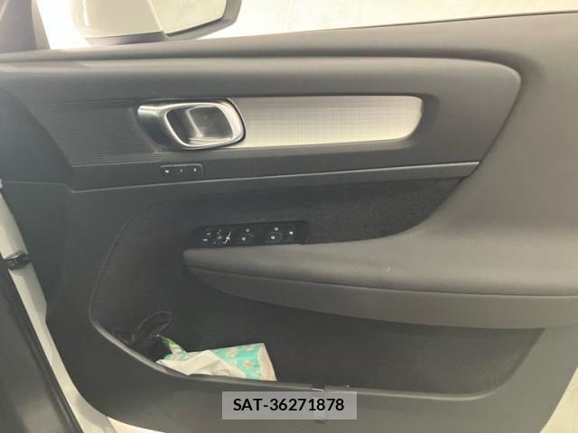 Volvo XC40 2021-09 7252752-15
