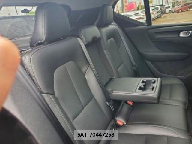 Volvo XC40 2025-01 7252748-5
