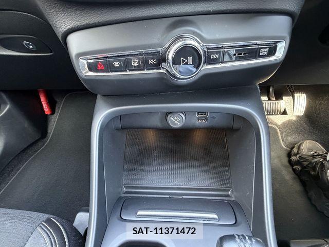 Volvo XC40 2019-09 7252764-21