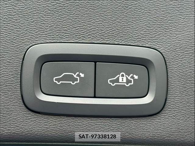Volvo XC40 2023-07 7252749-10