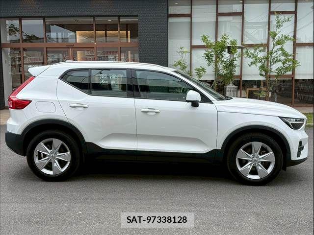 Volvo XC40 2023-07 7252749-14
