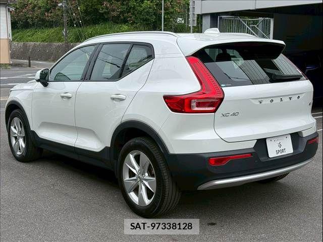 Volvo XC40 2023-07 7252749-16