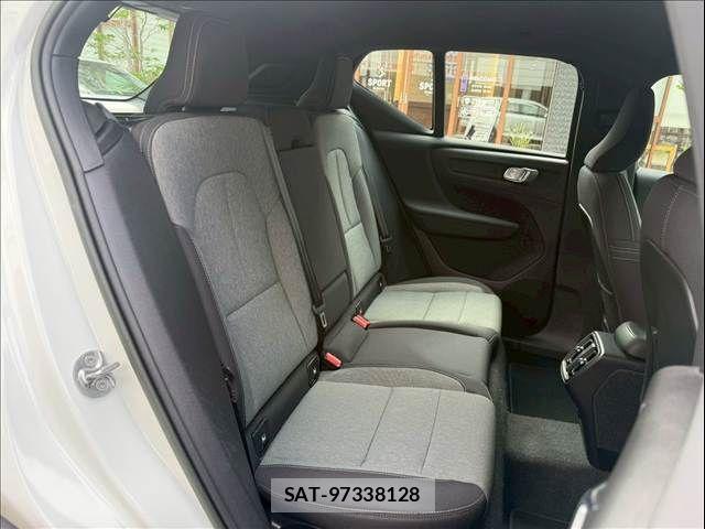 Volvo XC40 2023-07 7252749-6