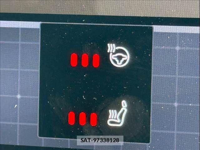Volvo XC40 2023-07 7252749-8