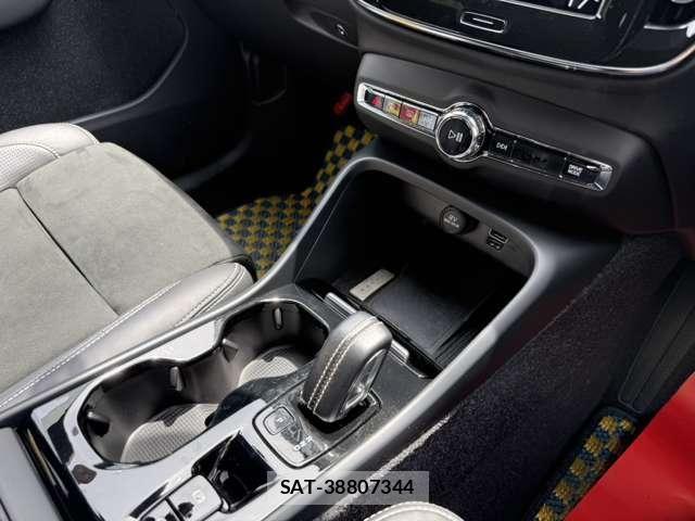 Volvo XC40 2019-11 7273233-18