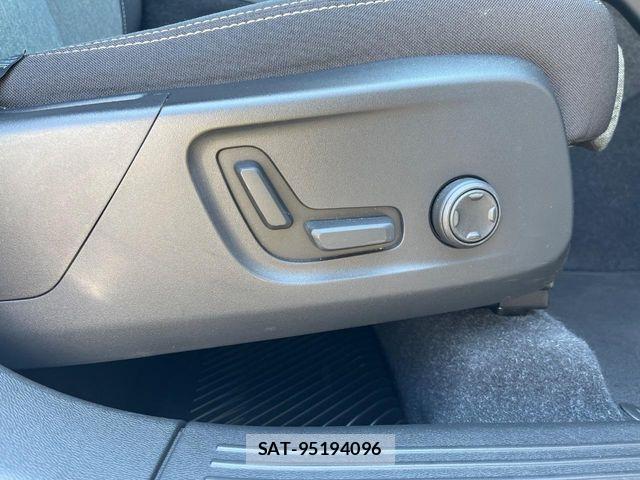 Volvo XC40 2023-07 7273230-9