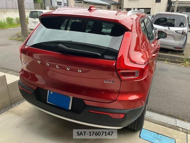 Volvo XC40 2021-12 7272696-9