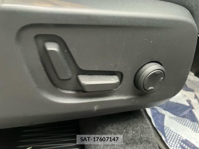 Volvo XC40 2021-12 7272696-19