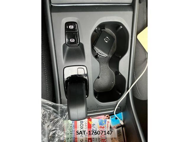 Volvo XC40 2021-12 7272696-21
