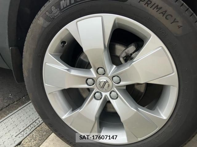 Volvo XC40 2021-12 7272696-6