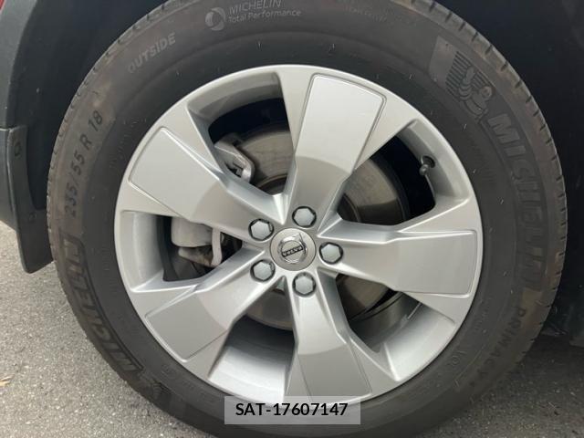 Volvo XC40 2021-12 7272696-7