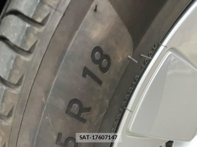 Volvo XC40 2021-12 7272696-8
