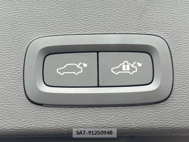 Volvo XC40 2023-04 7273229-10
