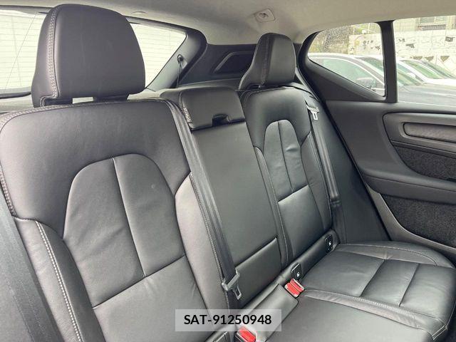 Volvo XC40 2023-04 7273229-11