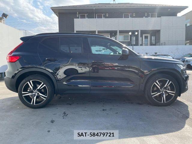 Volvo XC40 2021-07 7273231-17