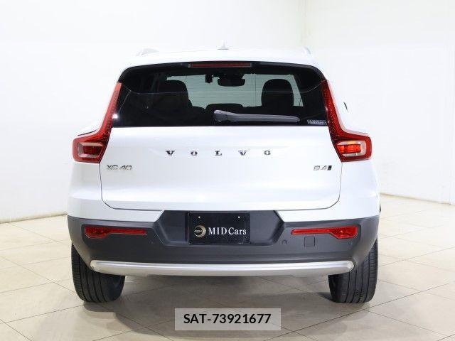 Volvo XC40 2024-01 7330991-11