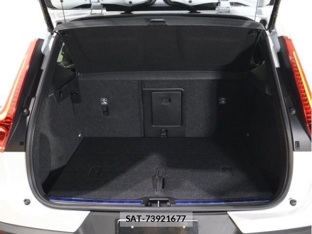 Volvo XC40 2024-01 7330991-8