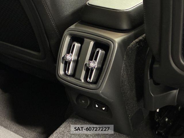 Volvo XC40 2024-06 7330993-17