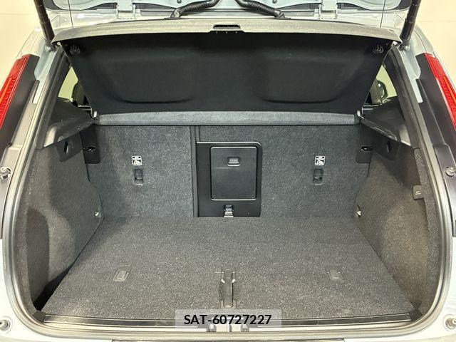 Volvo XC40 2024-06 7330993-18