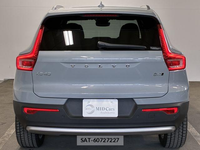 Volvo XC40 2024-06 7330993-7