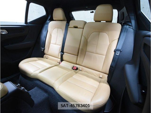 Volvo XC40 2021-09 7330999-5