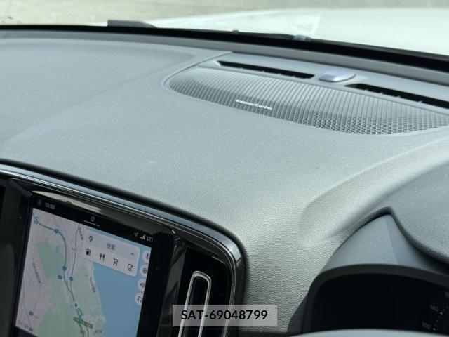Volvo XC40 2024-08 7330994-9