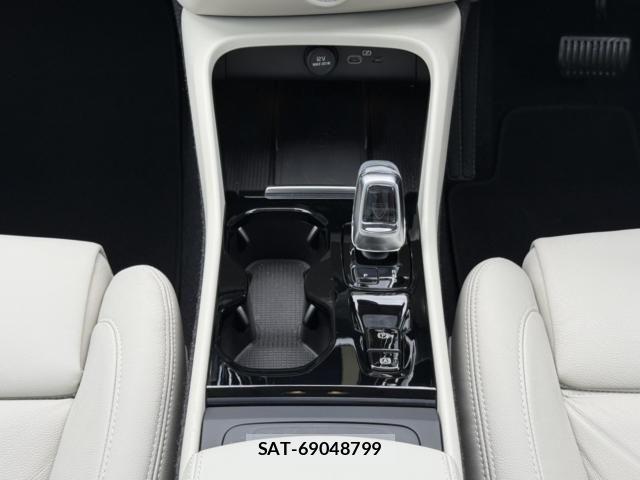 Volvo XC40 2024-08 7330994-11