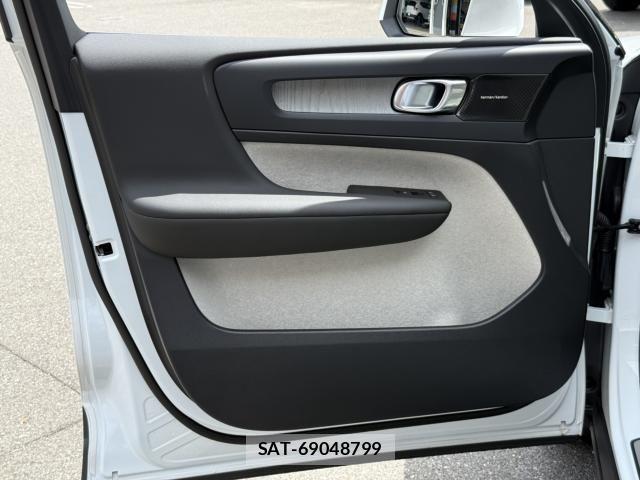 Volvo XC40 2024-08 7330994-27