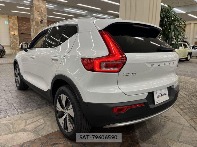 Volvo XC40 2025-09 7360370-9