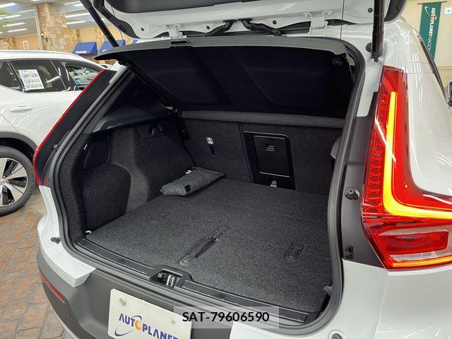 Volvo XC40 2025-09 7360370-5