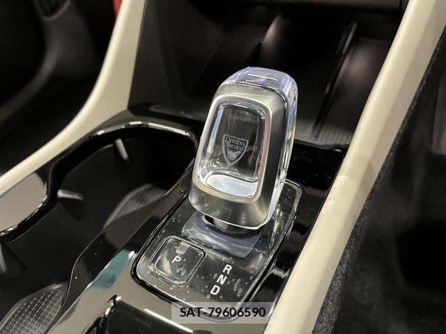 Volvo XC40 2025-09 7360370-7