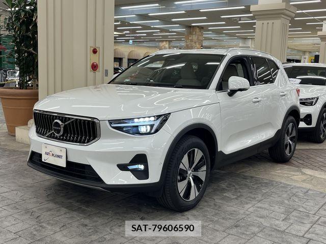 Volvo XC40 2025-09 7360370-8