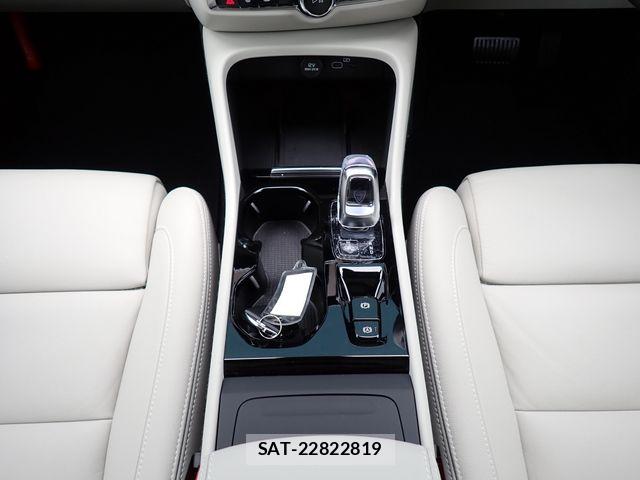 Volvo XC40 2024-10 7360368-18
