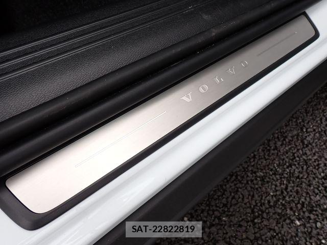 Volvo XC40 2024-10 7360368-23