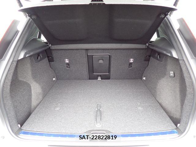 Volvo XC40 2024-10 7360368-26