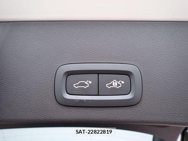 Volvo XC40 2024-10 7360368-27