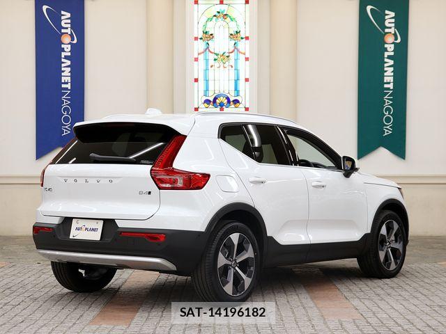 Volvo XC40 2025-09 7360365-2