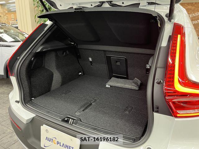 Volvo XC40 2025-09 7360365-5