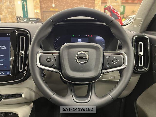 Volvo XC40 2025-09 7360365-6