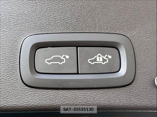 Volvo XC40 2021-09 7360371-10